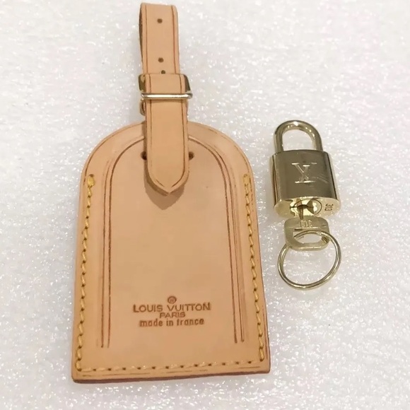 Louis Vuitton Accessories - ❤️*AUTH*. LV LOCK AND KEY WITH LUGGAGE TAG❤️